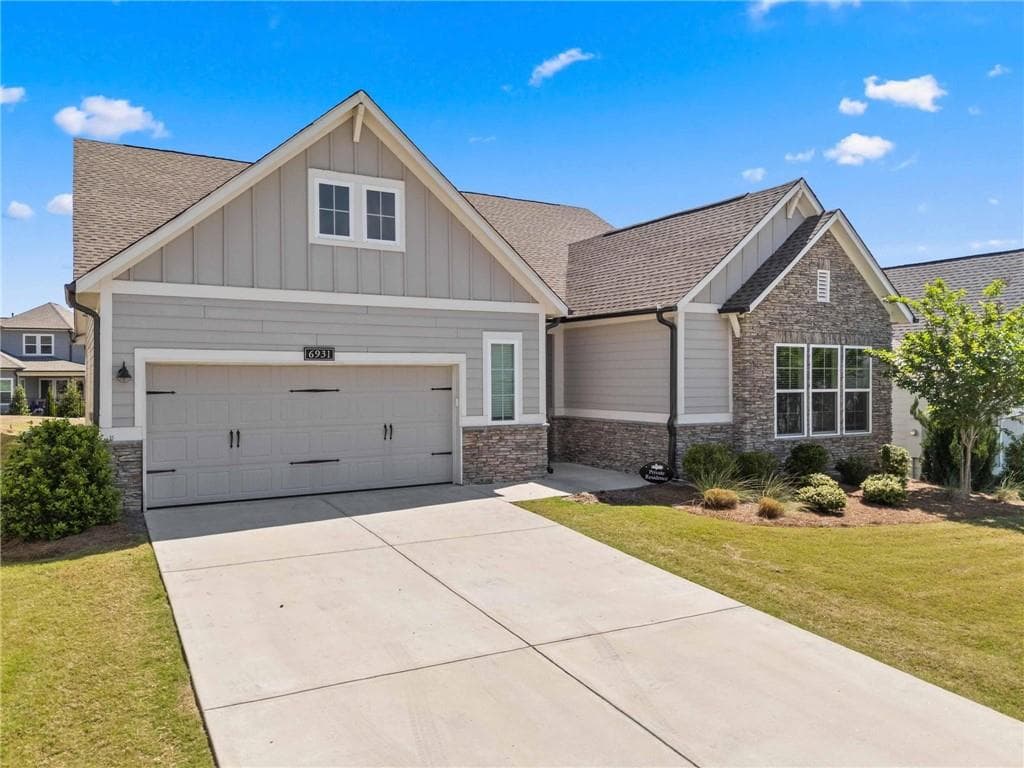 3 bedroom, 2 bathroom single family residence for rent at 6931 Scenic Overlook Trace, Flowery Branch, GA 30542 for $2,600 a month — photo 2