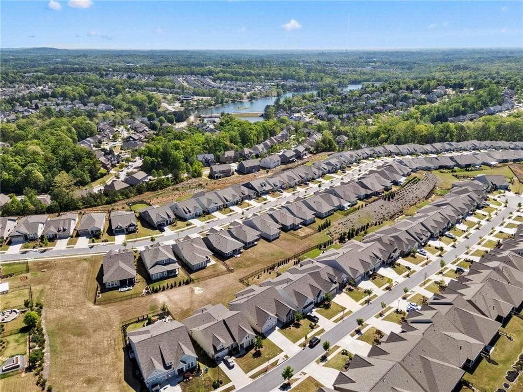 3 bedroom, 2 bathroom single family residence for rent at 6931 Scenic Overlook Trace, Flowery Branch, GA 30542 for $2,600 a month — photo 4