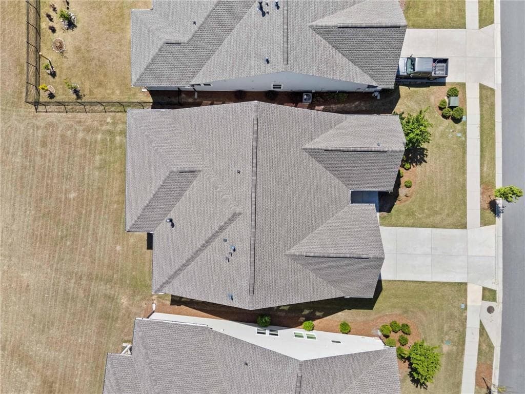 3 bedroom, 2 bathroom single family residence for rent at 6931 Scenic Overlook Trace, Flowery Branch, GA 30542 for $2,600 a month — photo 5