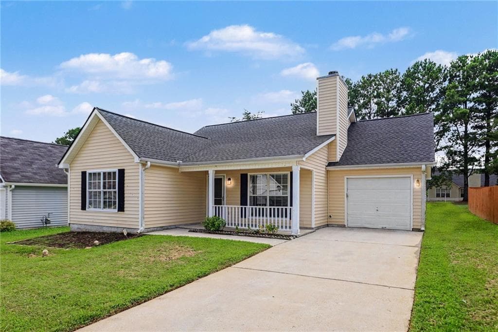 3 bedroom, 2 bathroom, 1,490 sq ft single family residence for sale at 9009 Highland Pass, Fairburn, GA 30213 — photo 2