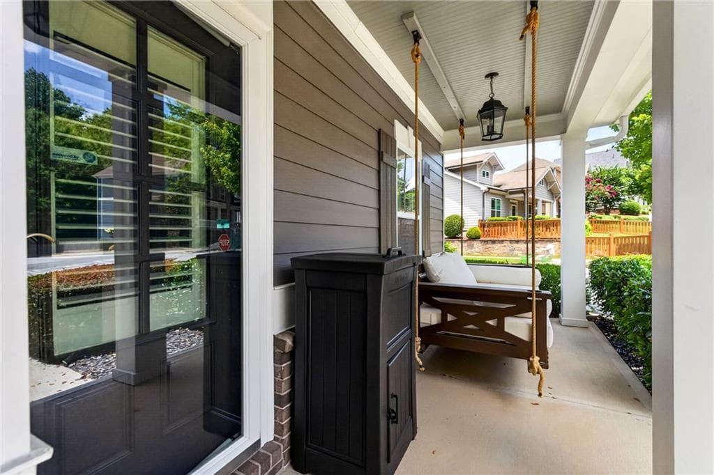 3 bedroom, 3 bathroom, 1,991 sq ft single family residence for sale at 1596 Habershal Road, Atlanta, GA 30318 — photo 4