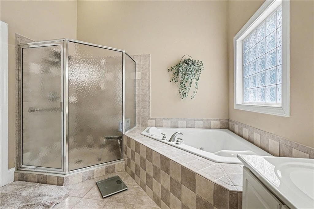 6 bedroom, 4 bathroom, 4,000 sq ft single family residence for sale at 7780 Leeward Cove Court, Cumming, GA 30041 — photo 6