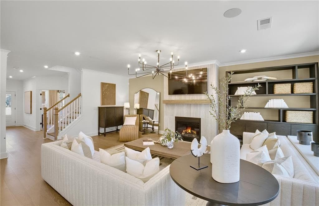 5 bedroom, 5 bathroom, 3,386 sq ft single family residence for sale at 4885 Rosarian Drive, Cumming, GA 30040 — photo 6