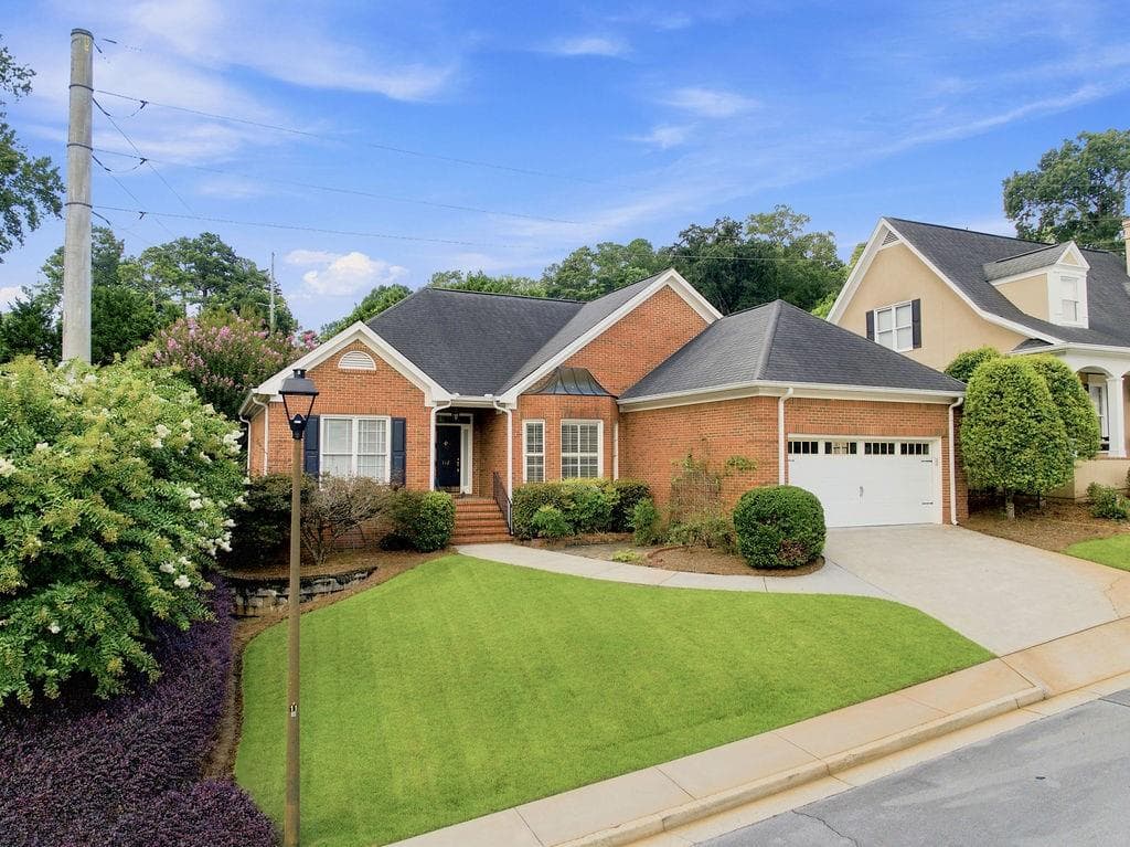 3 bedroom, 2 bathroom, 1,839 sq ft single family residence for sale at 112 Vinings Drive, Rome, GA 30161 — photo 3