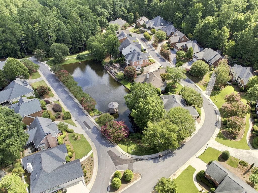 3 bedroom, 2 bathroom, 1,839 sq ft single family residence for sale at 112 Vinings Drive, Rome, GA 30161 — photo 6