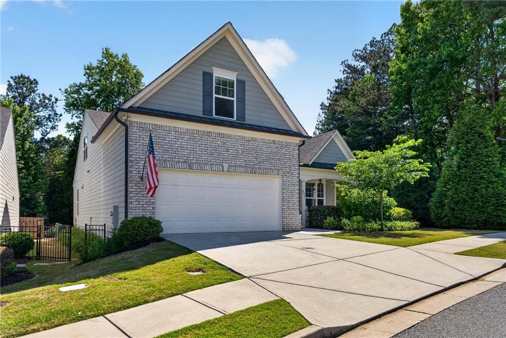 3 bedroom, 3 bathroom, 2,000 sq ft single family residence for sale at 527 Margaret Lane, Woodstock, GA 30188 — photo 2