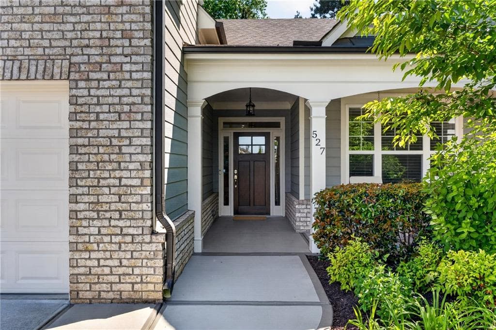 3 bedroom, 3 bathroom, 2,000 sq ft single family residence for sale at 527 Margaret Lane, Woodstock, GA 30188 — photo 3