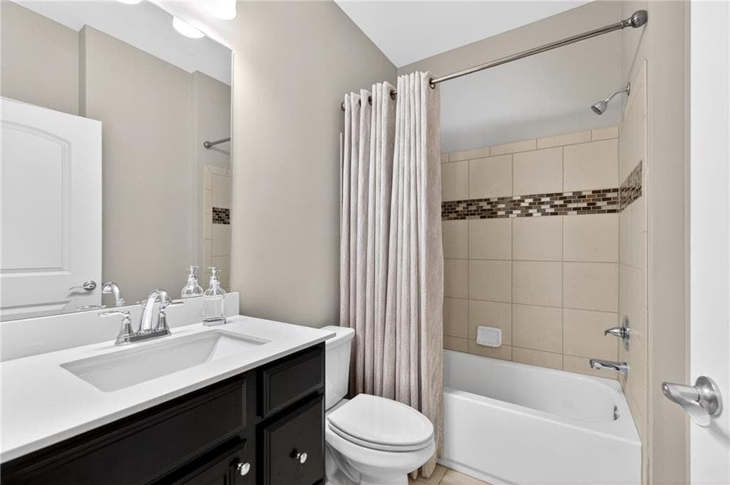 3 bedroom, 3 bathroom, 2,000 sq ft single family residence for sale at 527 Margaret Lane, Woodstock, GA 30188 — photo 9