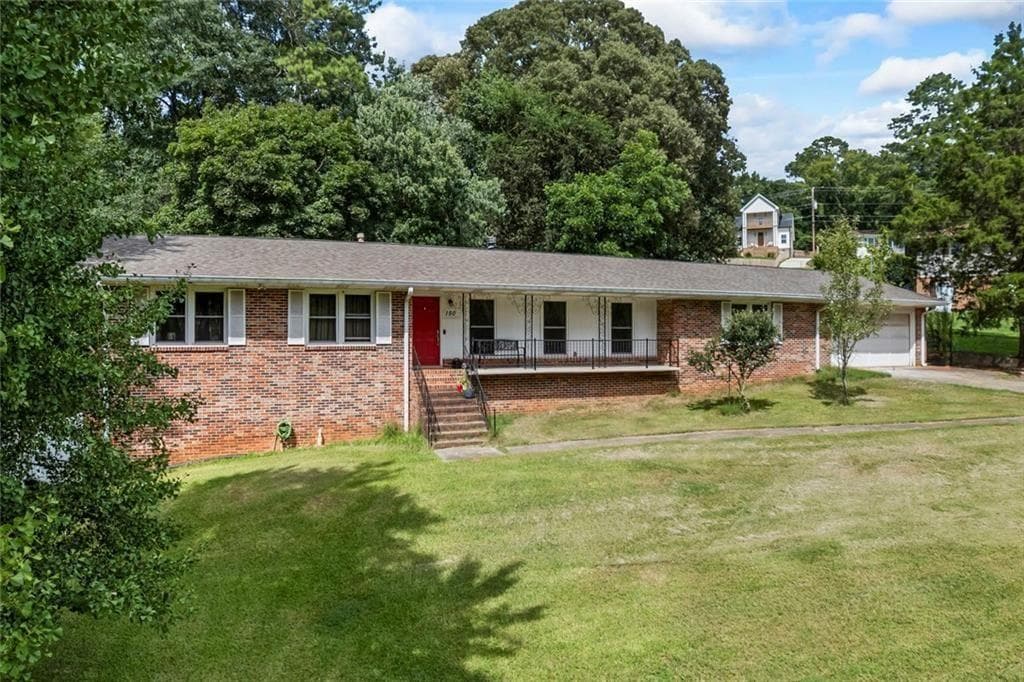 4 bedroom, 3 bathroom, 2,985 sq ft single family residence for sale at 150 Shawnee Drive, Athens, GA 30606 — photo 2