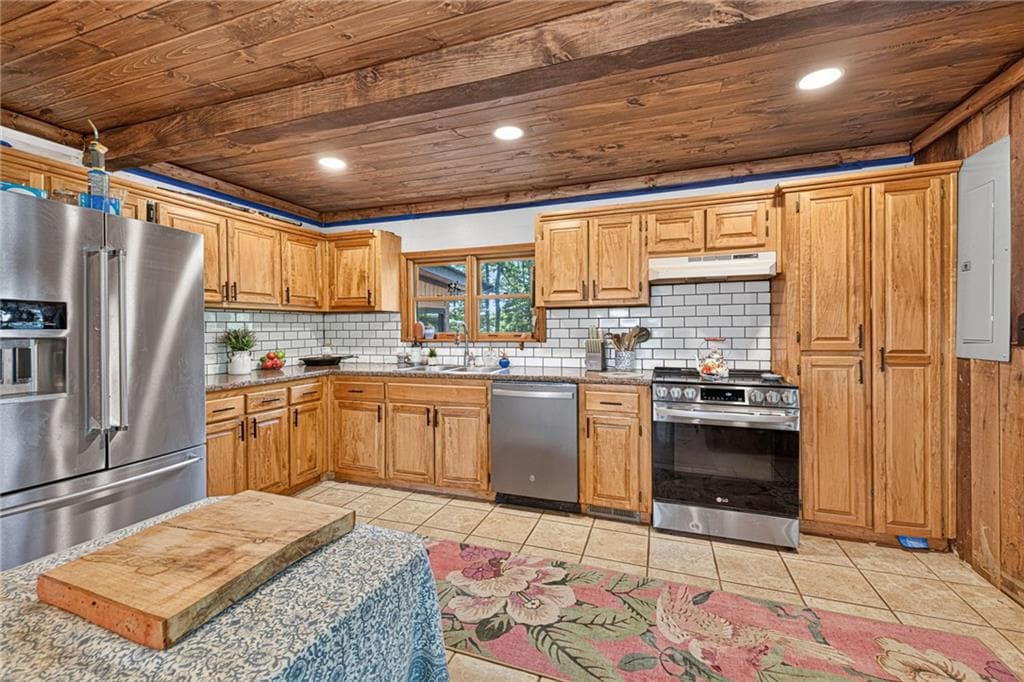 4 bedroom, 2 bathroom, 2,925 sq ft single family residence for sale at 169 Rusty G Place, Dawsonville, GA 30534 — photo 6
