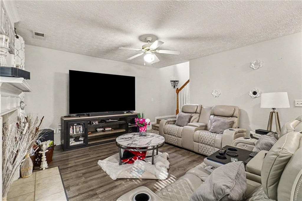 4 bedroom, 3 bathroom, 1,904 sq ft single family residence for sale at 8280 Mayfern Drive, Fairburn, GA 30213 — photo 7