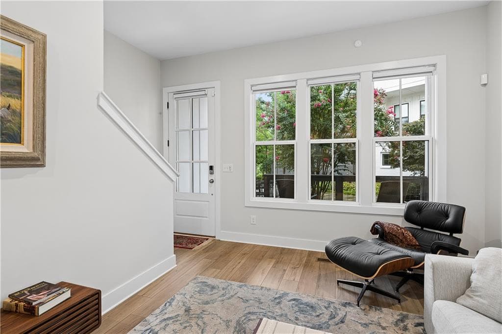 2 bedroom, 2 bathroom, 1,152 sq ft townhouse for sale at 913 Brees Court, Atlanta, GA 30318 — photo 7