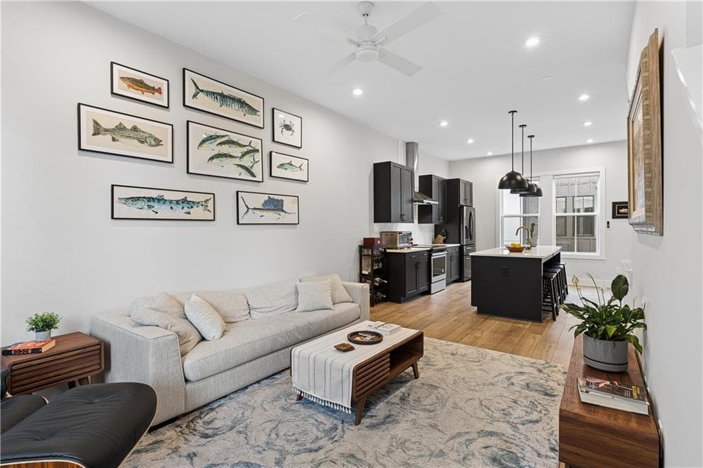 2 bedroom, 2 bathroom, 1,152 sq ft townhouse for sale at 913 Brees Court, Atlanta, GA 30318 — photo 8