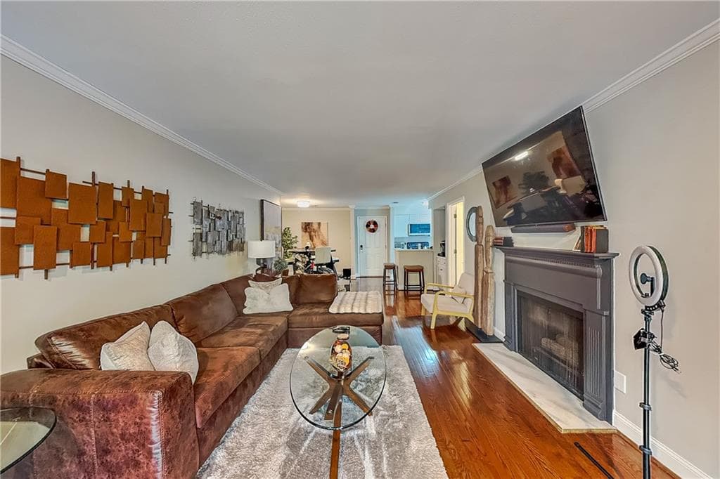 2 bedroom, 2 bathroom, 1,249 sq ft condominium for rent at 3104 Pine Heights Drive, Atlanta, GA 30324 for $1,949 a month — photo 1 of 19