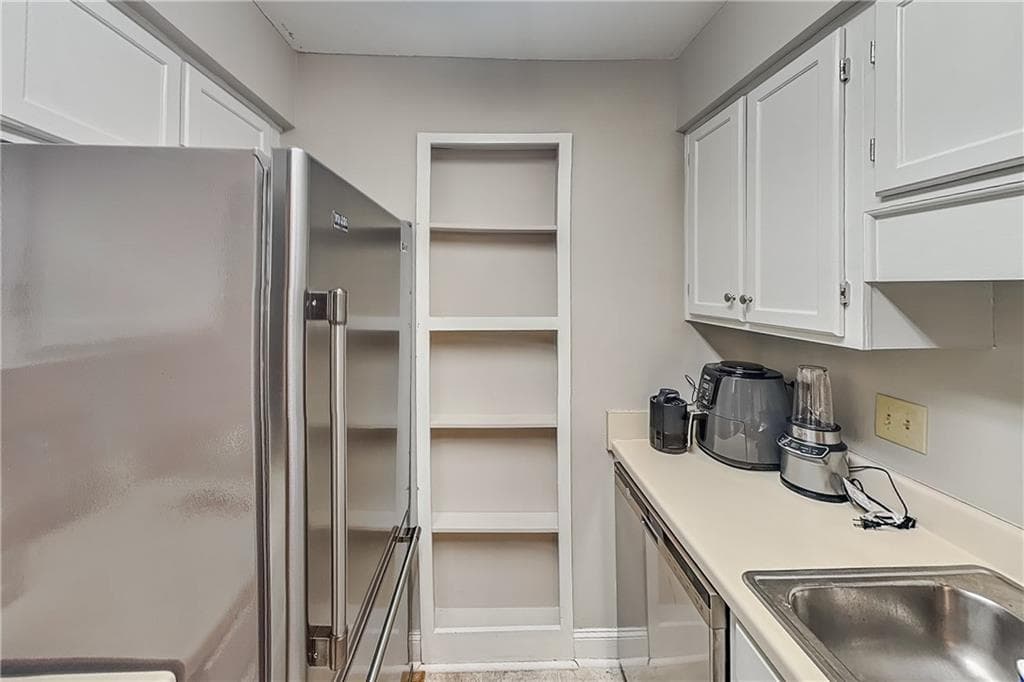 2 bedroom, 2 bathroom, 1,249 sq ft condominium for rent at 3104 Pine Heights Drive, Atlanta, GA 30324 for $1,949 a month — photo 3