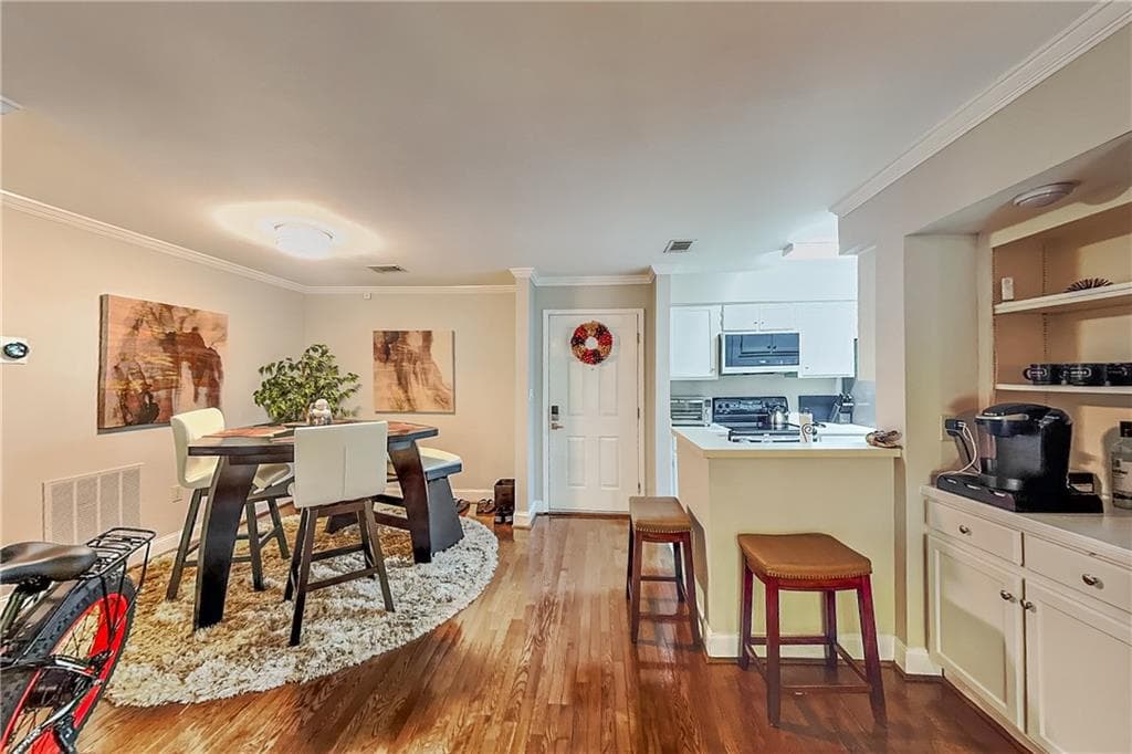 2 bedroom, 2 bathroom, 1,249 sq ft condominium for rent at 3104 Pine Heights Drive, Atlanta, GA 30324 for $1,949 a month — photo 5