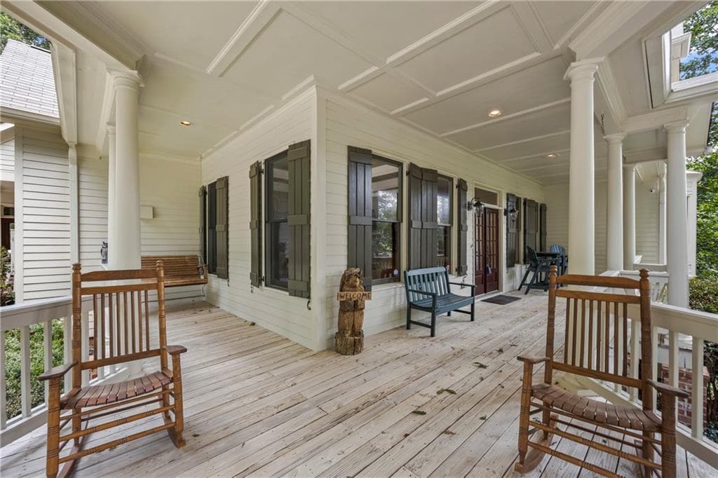 4 bedroom, 5 bathroom, 6,048 sq ft single family residence for sale at 8555 Berringer Point Drive, Gainesville, GA 30506 — photo 5