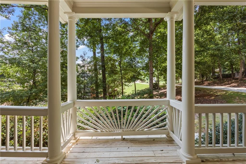 4 bedroom, 5 bathroom, 6,048 sq ft single family residence for sale at 8555 Berringer Point Drive, Gainesville, GA 30506 — photo 6