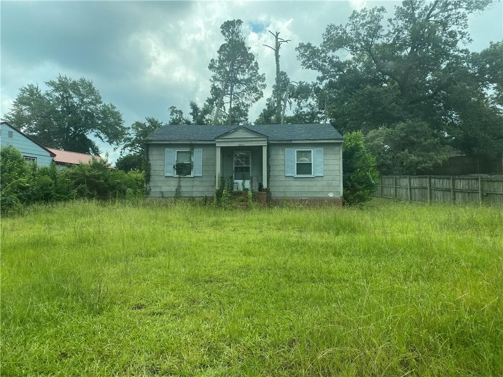 2 bedroom, 1 bathroom, 825 sq ft single family residence for sale at 2344 Henry Circle, Augusta, GA 30906