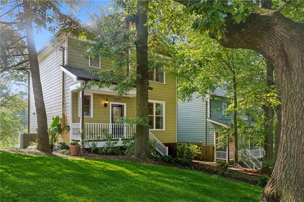 3 bedroom, 3 bathroom, 1,506 sq ft single family residence for sale at 941 Tilden Street, Atlanta, GA 30318 — photo 3