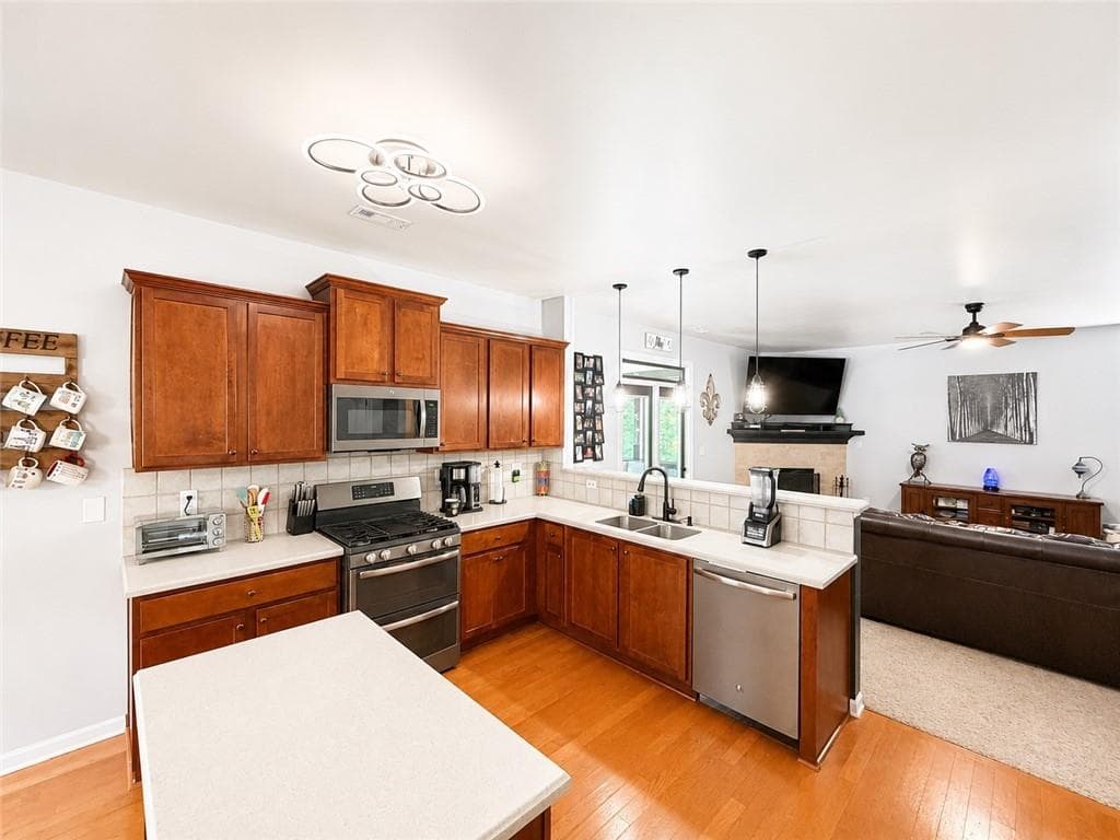 5 bedroom, 4 bathroom, 3,012 sq ft single family residence for sale at 884 Liberty Ives Drive, Auburn, GA 30011 — photo 3