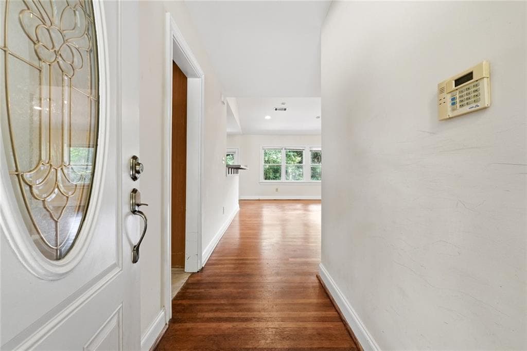3 bedroom, 2 bathroom single family residence for sale at 208 Midvale Drive, Atlanta, GA 30342 — photo 2