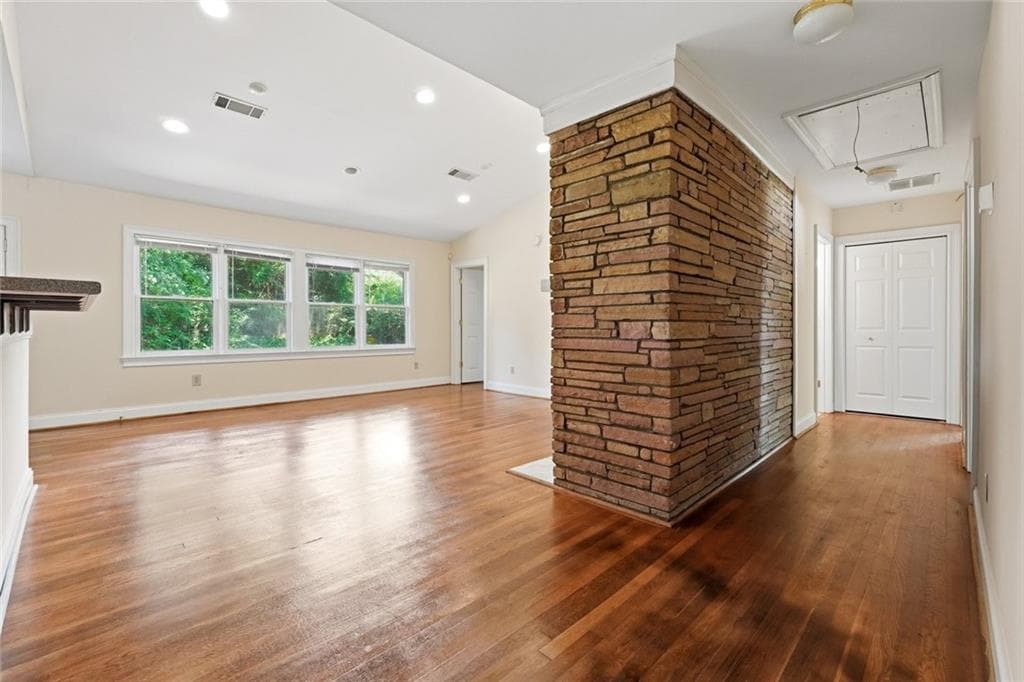3 bedroom, 2 bathroom single family residence for sale at 208 Midvale Drive, Atlanta, GA 30342 — photo 4