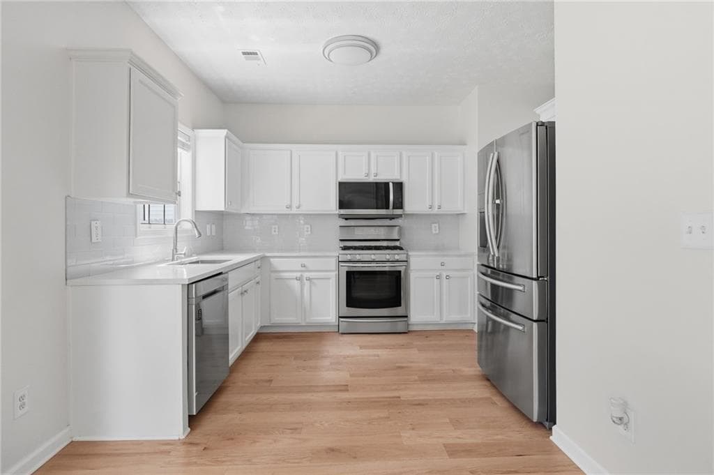 3 bedroom, 3 bathroom, 2,055 sq ft single family residence for rent at 2123 Beacon Crest Drive, Buford, GA 30519 for $2,400 a month — photo 7