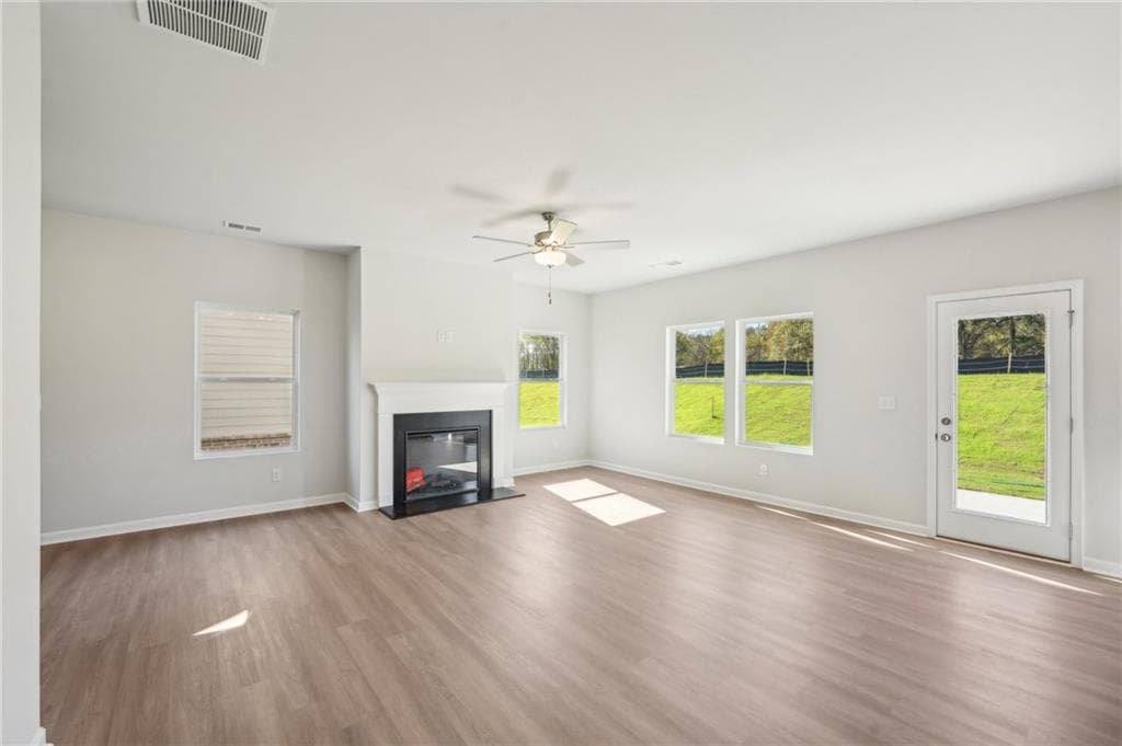4 bedroom, 3 bathroom, 2,565 sq ft single family residence under contract at 11138 Suria Drive, Covington, GA 30014 — photo 10