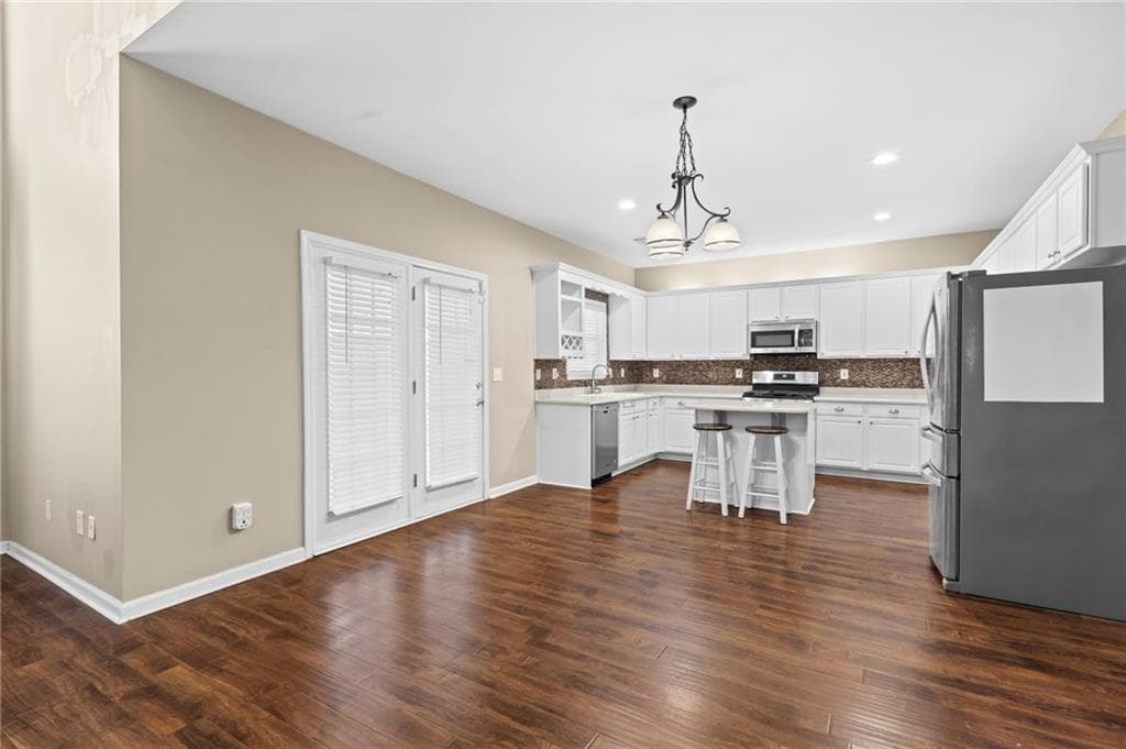 5 bedroom, 3 bathroom, 3,038 sq ft single family residence under contract at 3131 Seneca Farm Lane, Buford, GA 30519 — photo 8