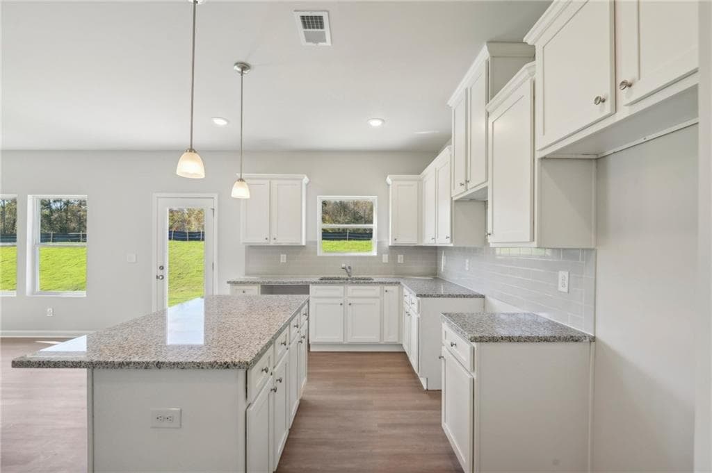 4 bedroom, 3 bathroom, 2,565 sq ft single family residence under contract at 11133 Suria Drive, Covington, GA 30014 — photo 7