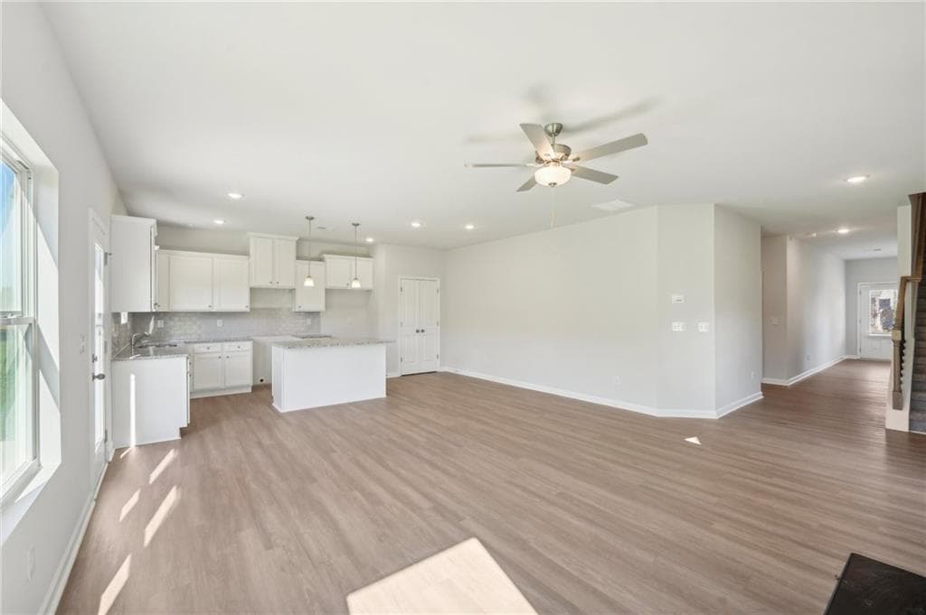 4 bedroom, 3 bathroom, 2,565 sq ft single family residence under contract at 11143 Suria Drive, Covington, GA 30014 — photo 6