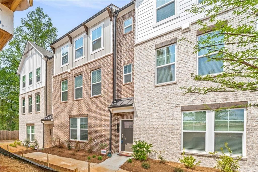 3 bedroom, 4 bathroom, 2,272 sq ft townhouse for rent at 3437 Catalan Alley 20, Decatur, GA 30032 for $3,250 a month — photo 1 of 43