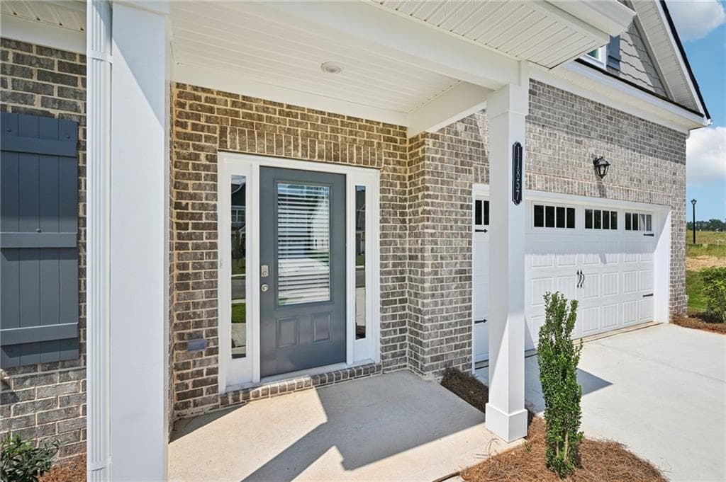4 bedroom, 3 bathroom, 2,491 sq ft single family residence under contract at 11816 Neely Lane, Covington, GA 30014 — photo 5