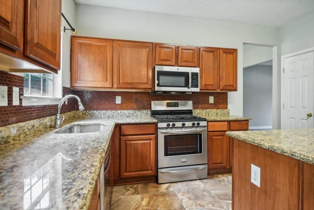4 bedroom, 3 bathroom, 2,458 sq ft single family residence for rent at 2455 Beckenham Place, Dacula, GA 30019 for $2,699 a month — photo 6