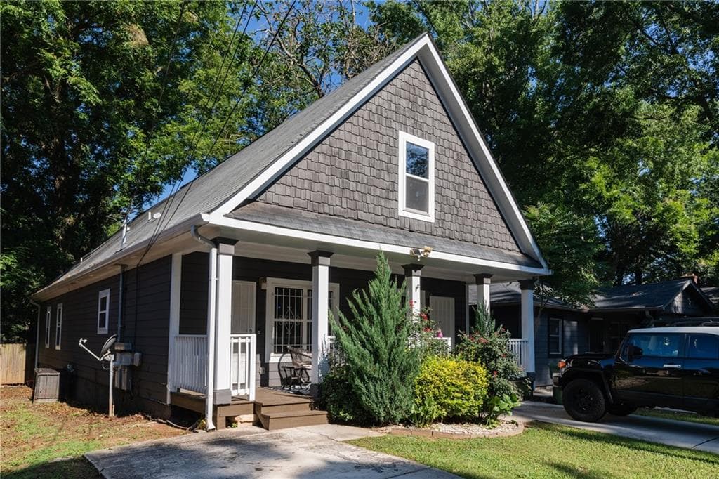 3 bedroom, 2 bathroom, 1,093 sq ft duplex for rent at 1099 Smith Street B, Atlanta, GA 30310 for $1,850 a month — photo 1 of 20