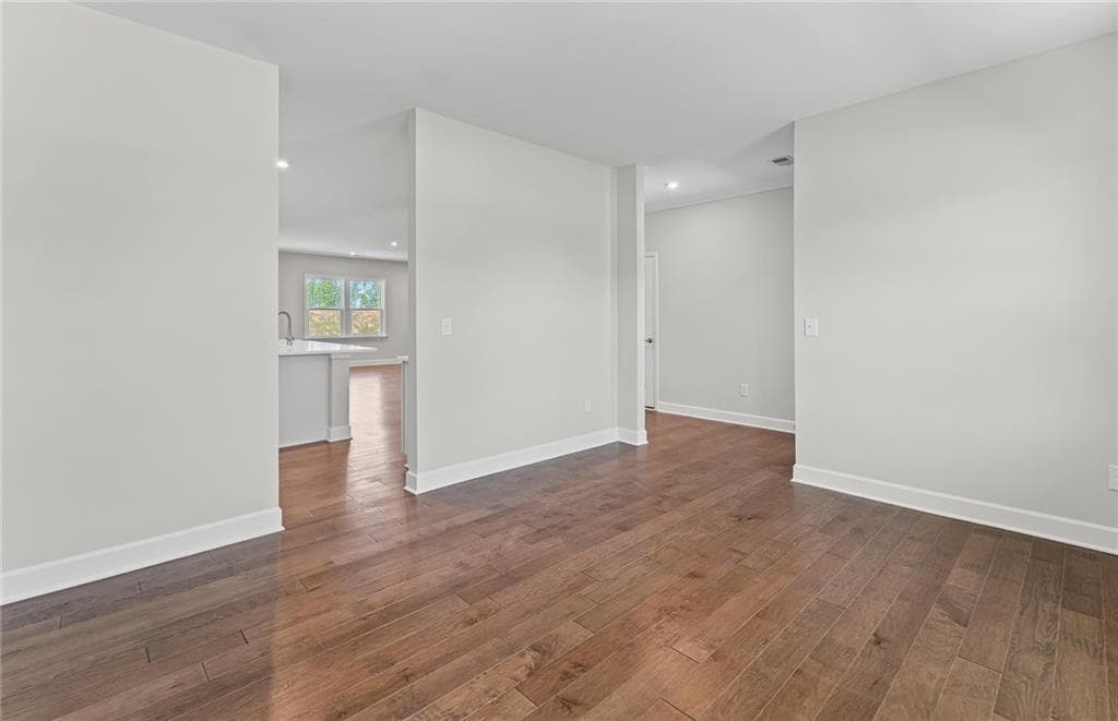 5 bedroom, 3 bathroom, 2,956 sq ft single family residence under contract at 636 Vidalia Park Way, Mcdonough, GA 30252 — photo 5