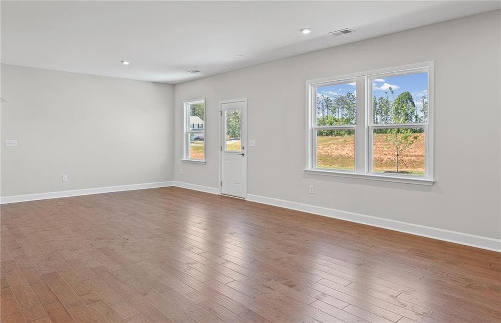5 bedroom, 3 bathroom, 2,956 sq ft single family residence under contract at 636 Vidalia Park Way, Mcdonough, GA 30252 — photo 6
