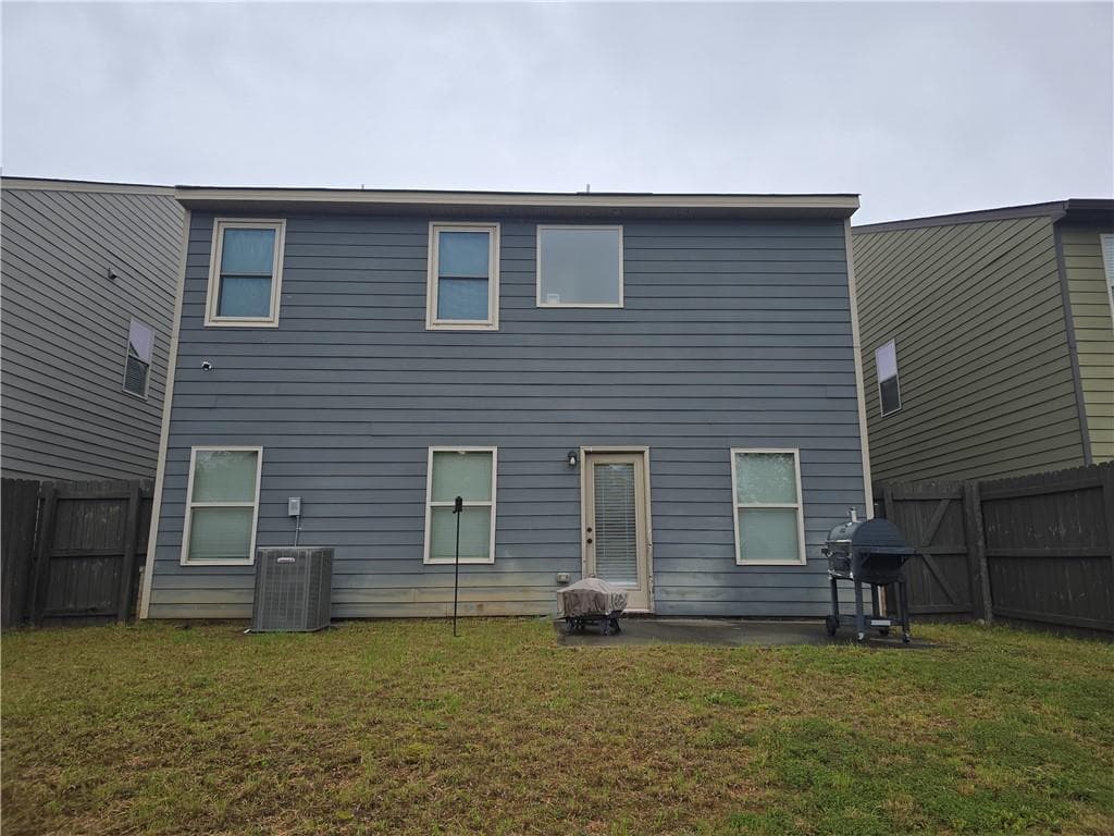 4 bedroom, 3 bathroom, 2,139 sq ft single family residence for sale at 758 Galveston Way, Mcdonough, GA 30253 — photo 2