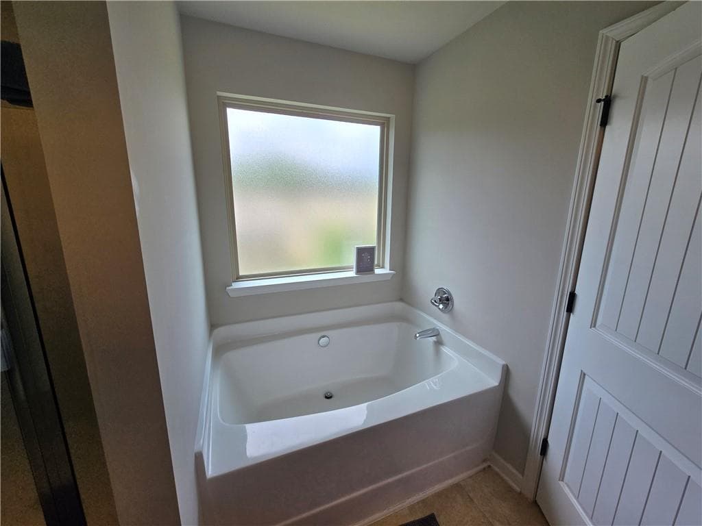 4 bedroom, 3 bathroom, 2,139 sq ft single family residence for sale at 758 Galveston Way, Mcdonough, GA 30253 — photo 8