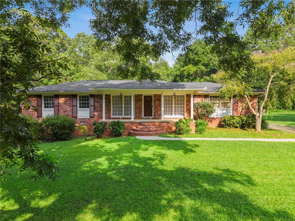 3 bedroom, 2 bathroom, 1,350 sq ft single family residence under contract at 4306 Bouldercrest Road, Ellenwood, GA 30294