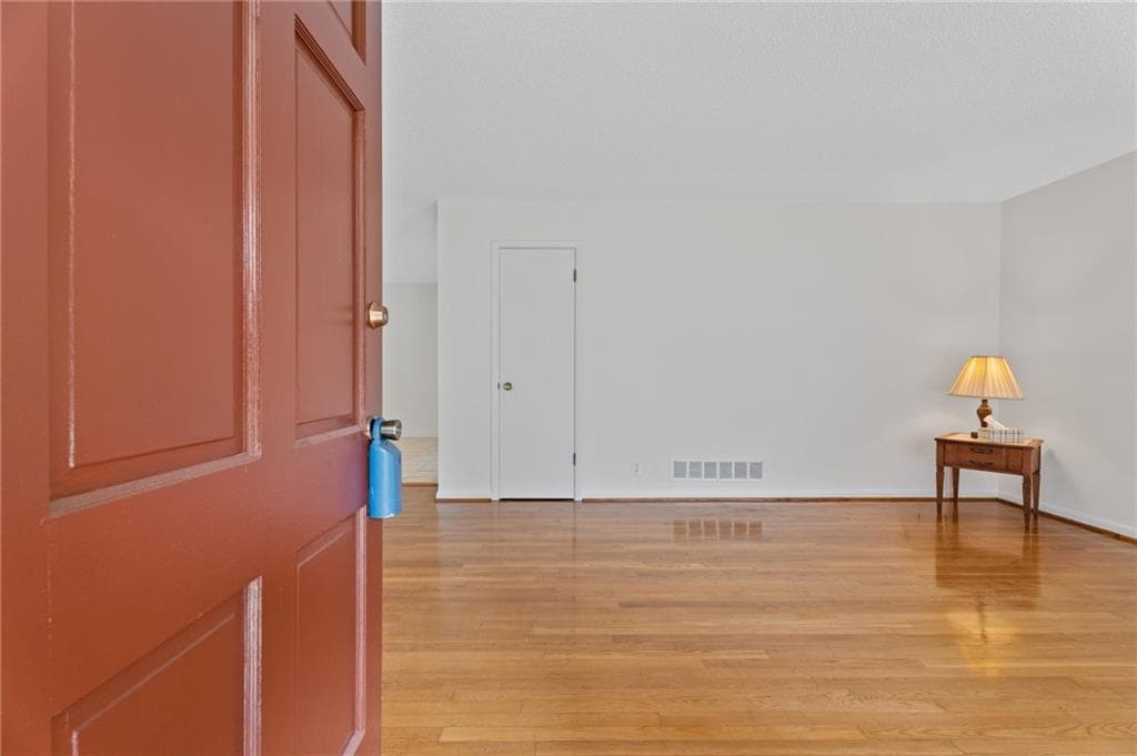 3 bedroom, 2 bathroom, 1,350 sq ft single family residence under contract at 4306 Bouldercrest Road, Ellenwood, GA 30294 — photo 8