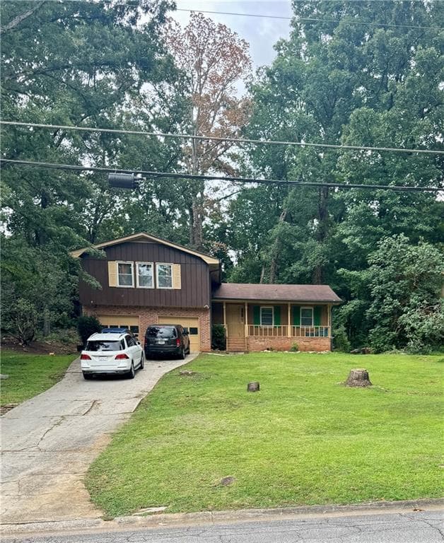 4 bedroom, 3 bathroom, 2,061 sq ft single family residence for sale at 467 Allana Court, Stone Mountain, GA 30087 — photo 2