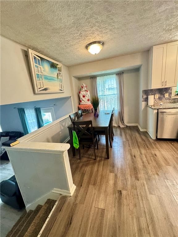 4 bedroom, 3 bathroom, 2,061 sq ft single family residence for sale at 467 Allana Court, Stone Mountain, GA 30087 — photo 4
