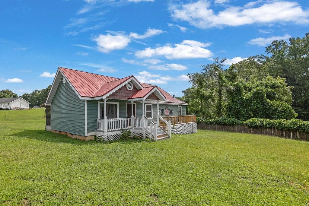 3 bedroom, 3 bathroom, 1,304 sq ft single family residence under contract at 56 Pirates Point Point, Dawsonville, GA 30534 — photo 4
