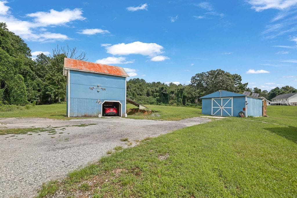 3 bedroom, 3 bathroom, 1,304 sq ft single family residence under contract at 56 Pirates Point Point, Dawsonville, GA 30534 — photo 5