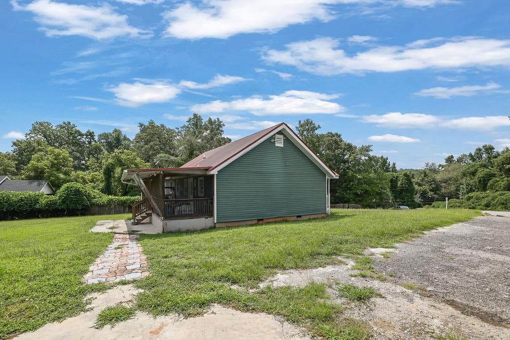 3 bedroom, 3 bathroom, 1,304 sq ft single family residence under contract at 56 Pirates Point Point, Dawsonville, GA 30534 — photo 6