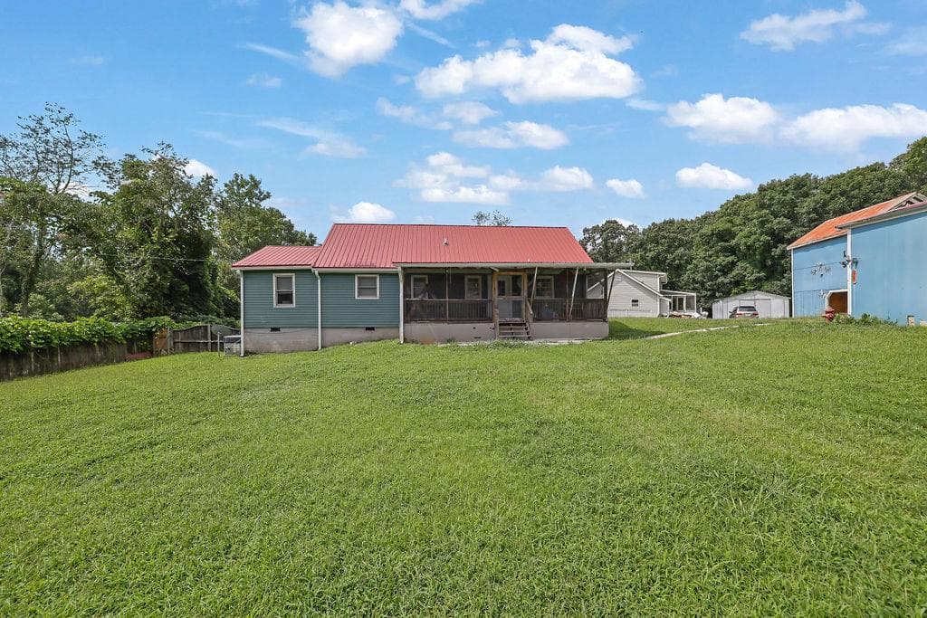 3 bedroom, 3 bathroom, 1,304 sq ft single family residence under contract at 56 Pirates Point Point, Dawsonville, GA 30534 — photo 8