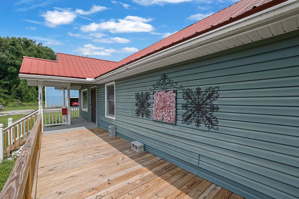 3 bedroom, 3 bathroom, 1,304 sq ft single family residence under contract at 56 Pirates Point Point, Dawsonville, GA 30534 — photo 10