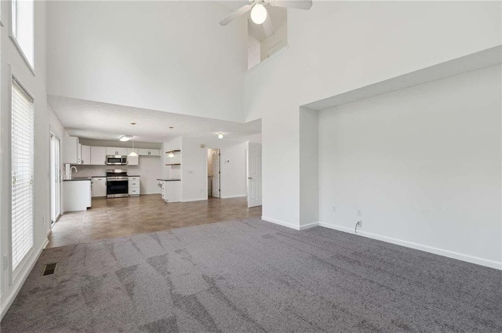 5 bedroom, 4 bathroom, 2,805 sq ft single family residence under contract at 1647 River Springs Way, Suwanee, GA 30024 — photo 10